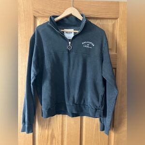 Women’s small Hollister half zip sweatshirt, black L
